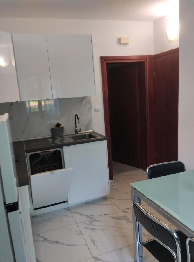 Apartments Caterina พูลา ภายนอก รูปภาพ