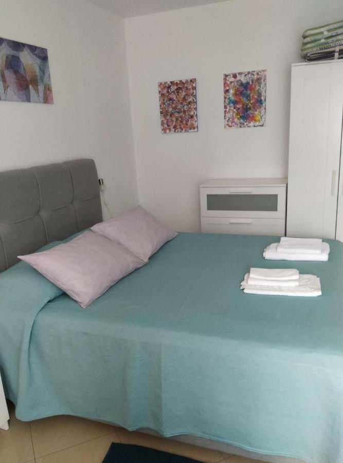 Apartments Caterina พูลา ภายนอก รูปภาพ