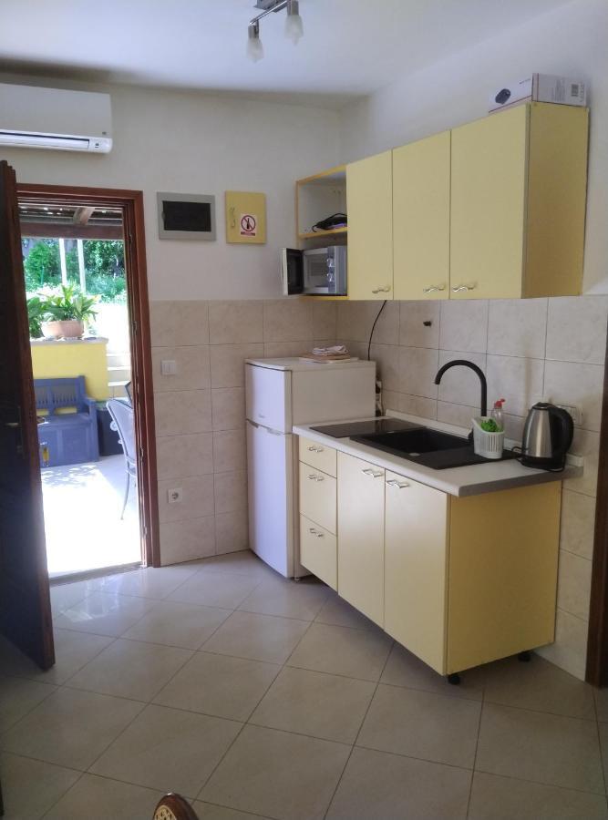 Apartments Caterina พูลา ภายนอก รูปภาพ