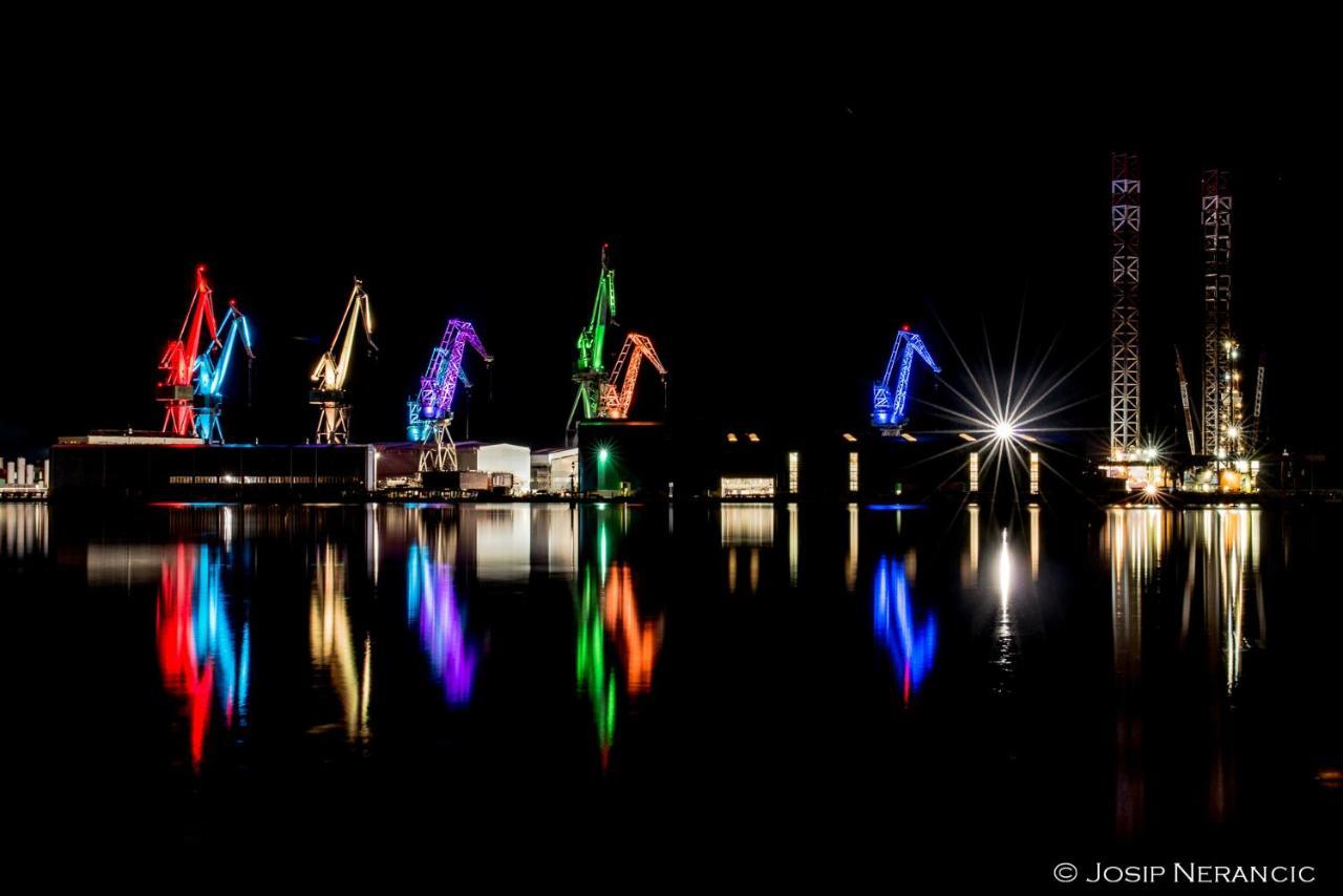 Apartments Caterina พูลา ภายนอก รูปภาพ